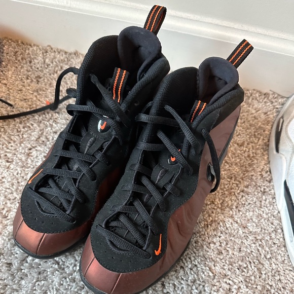 burgundy foamposites